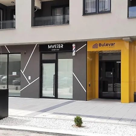 Bulevar Apartment *