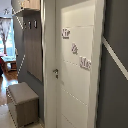 Bulevar Apartment *